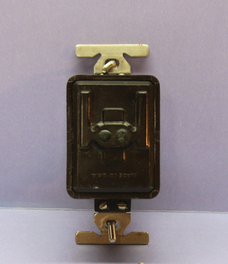 ⚡ Vintage Toggle Keyed Locking Switch, Double-Pole DPST, Momentary, 20A , Bryant