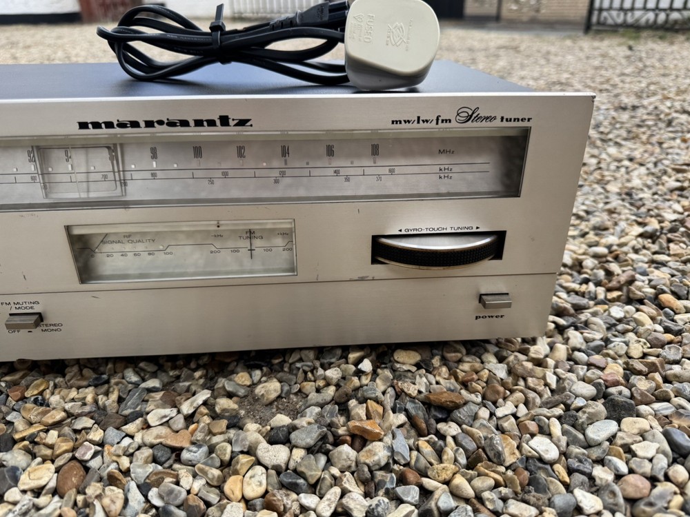 Marantz ST-300L AM/FM Tuner Working