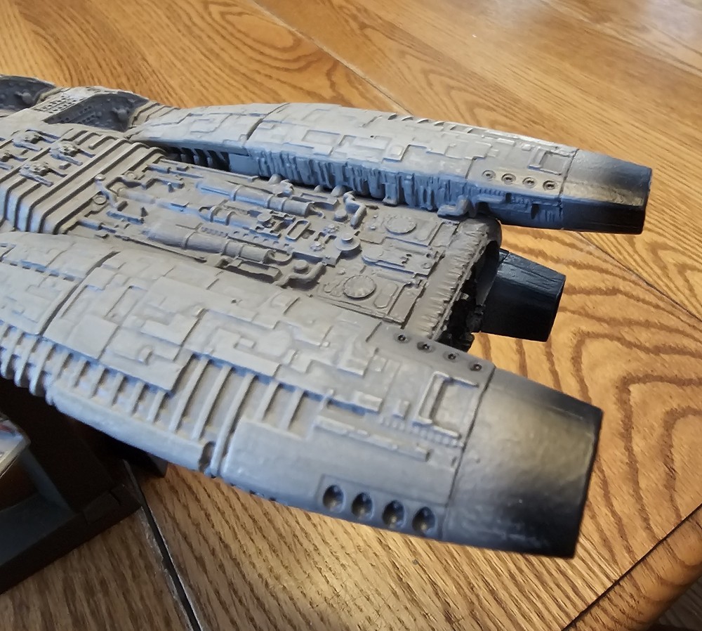 Battlestar Galactica Ship Statue Art Asylum Diamond Select RARE! PLEASE READ