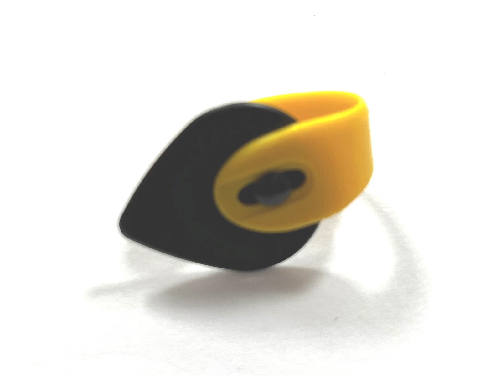 Fred Kelly Picks Variety Pack 8 Picks thumb finger flat picks bumblebee