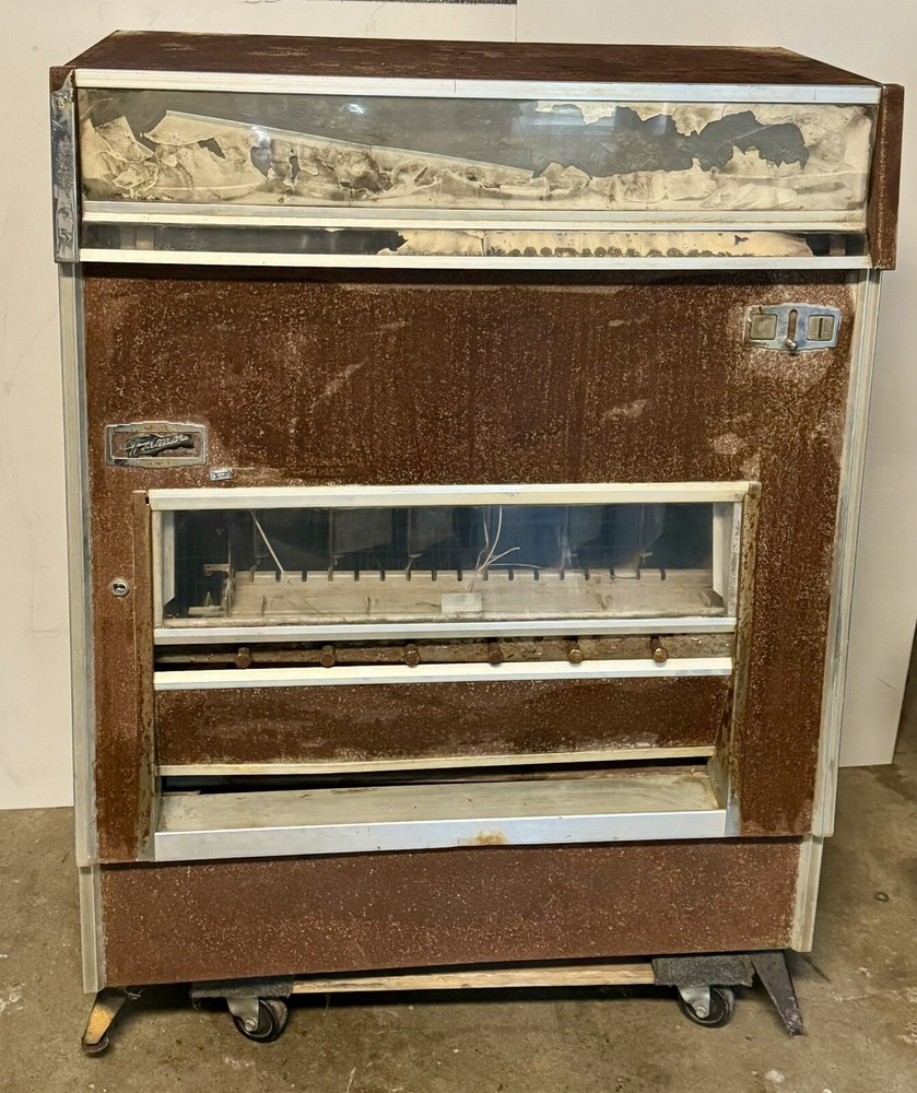 Fawn Fleetwood Model 207 Pull Cigarette and Gum Vending Machine