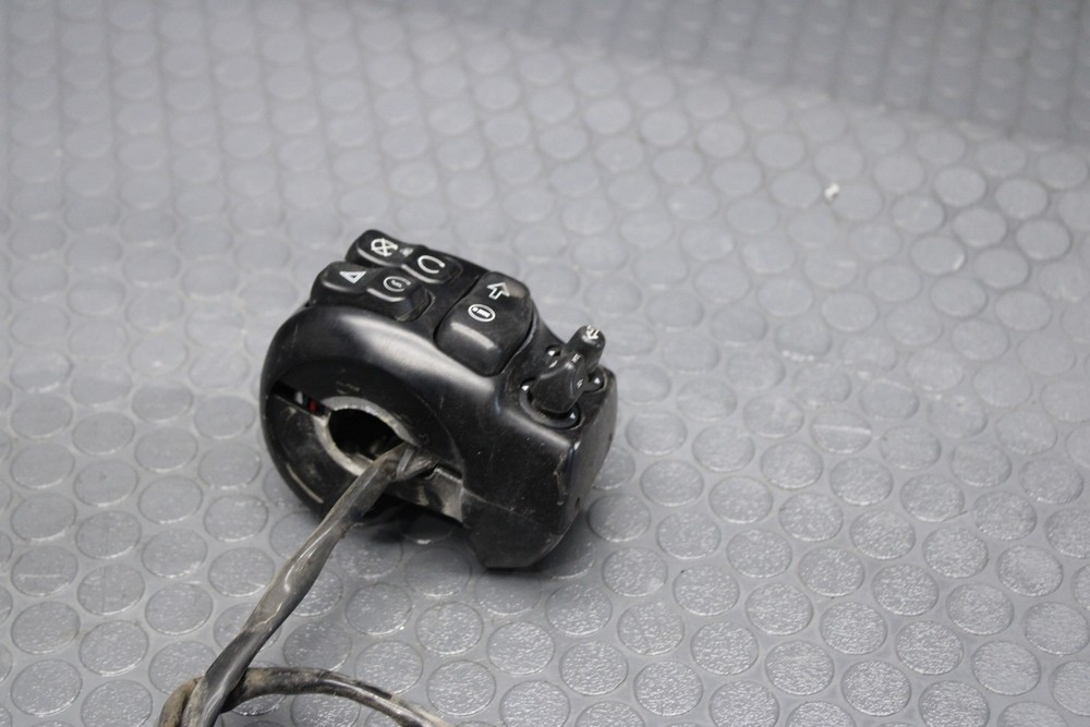 2014-2017 Harley Davidson Electra Ultra Limited Right Control Switch Pack