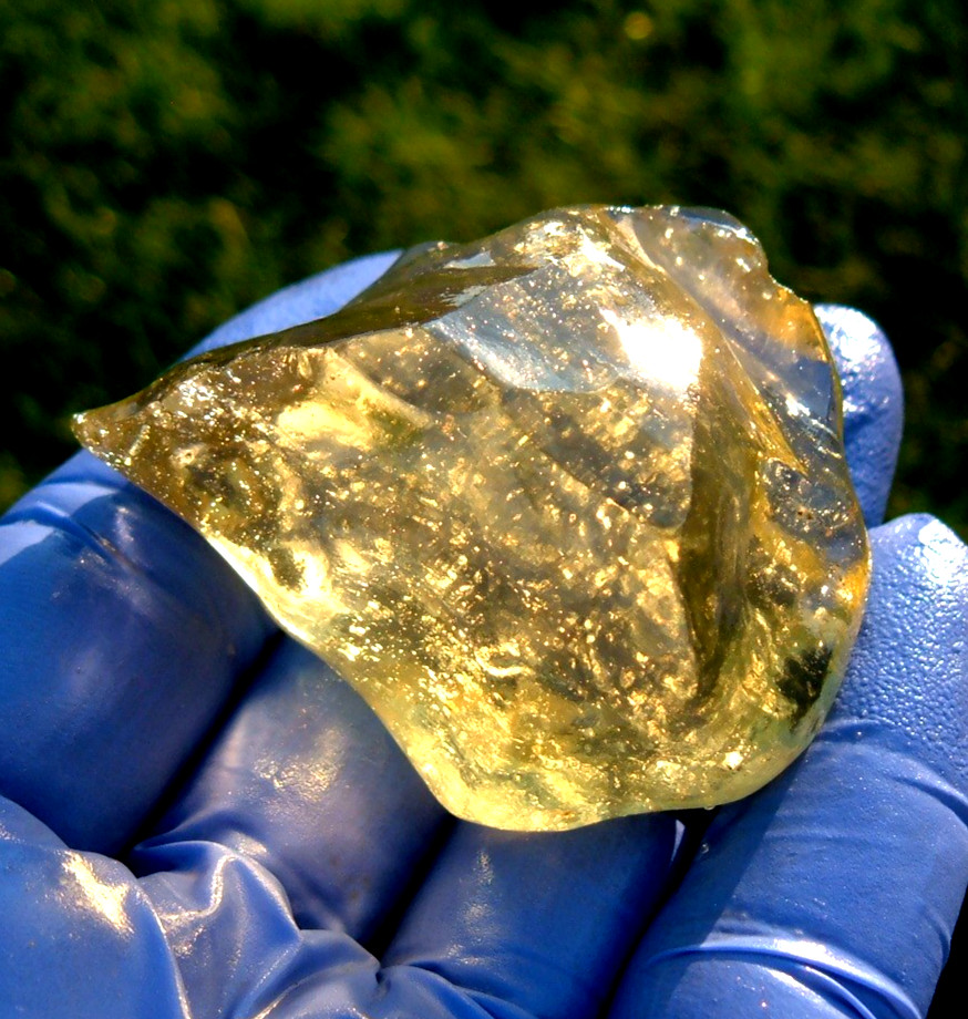 Libyan Desert Glass Meteorite Tektite impact specimen( 350 crt)Super Gem AAAAA+