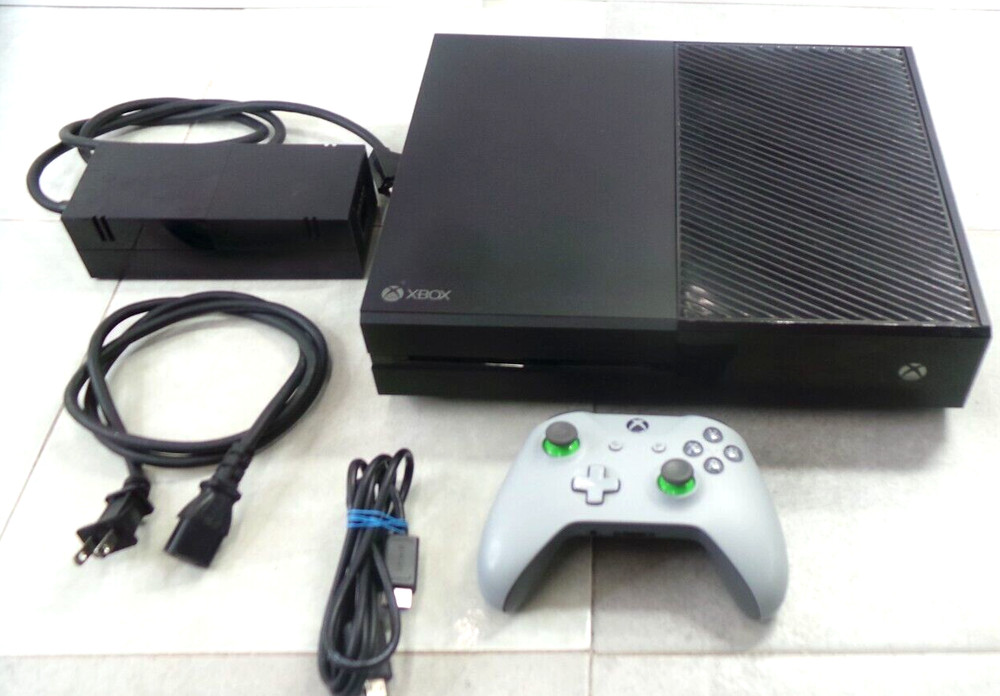 Microsoft Xbox One 500GB Home Console - Black (1540) One controller