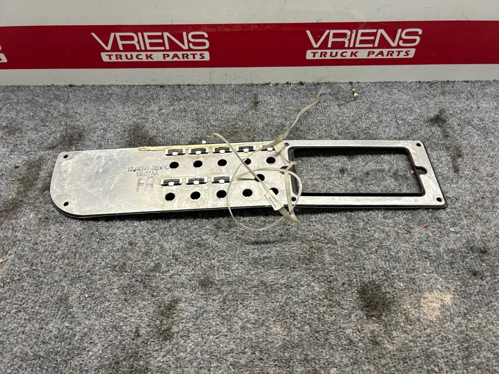 PETERBILT 17-04241-2E00 PETERBILT DASH PANEL