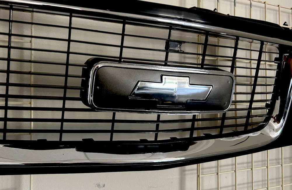 OBS CHEYENNE GRILLE EMBLEM Chrome