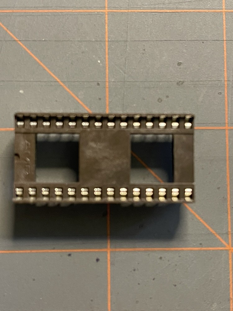 2-382467-3 IC SOCKET DIP 28-PIN TE CONN (10 PER LOT)