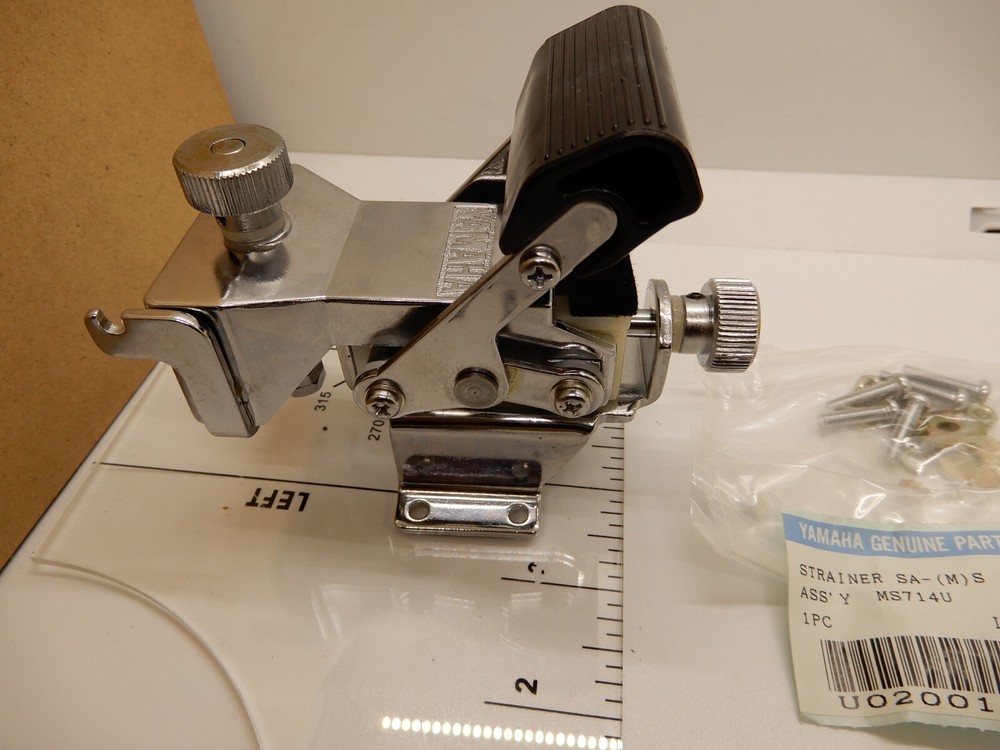 YAMAHA Strainer U0200140