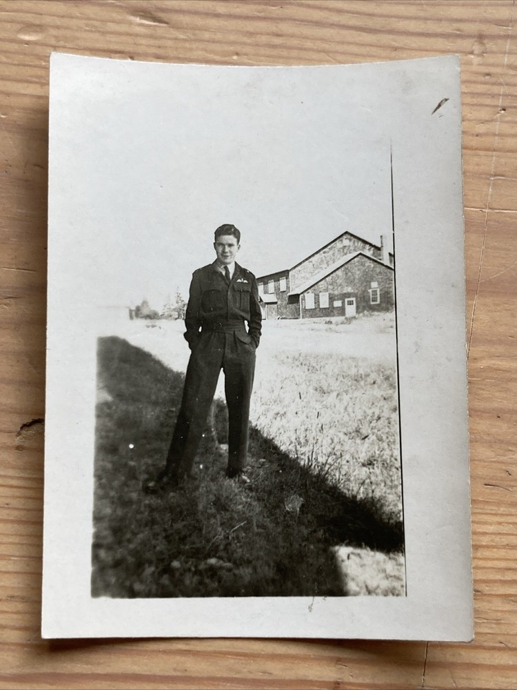 WWII Photo RAF Airman In Uniform 7x5cm