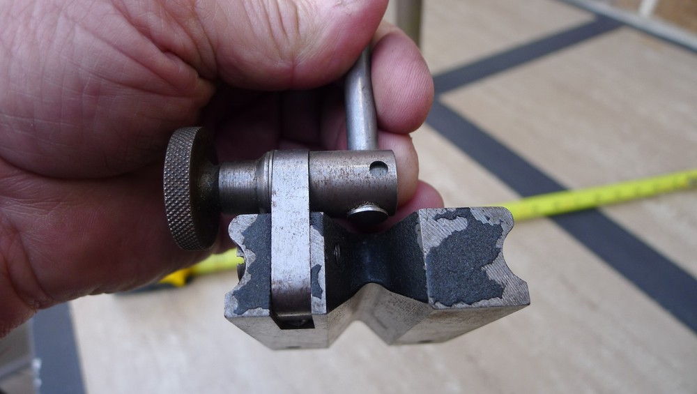 BROWNS & SHARPE INDICATOR BASE STAND, NO 621