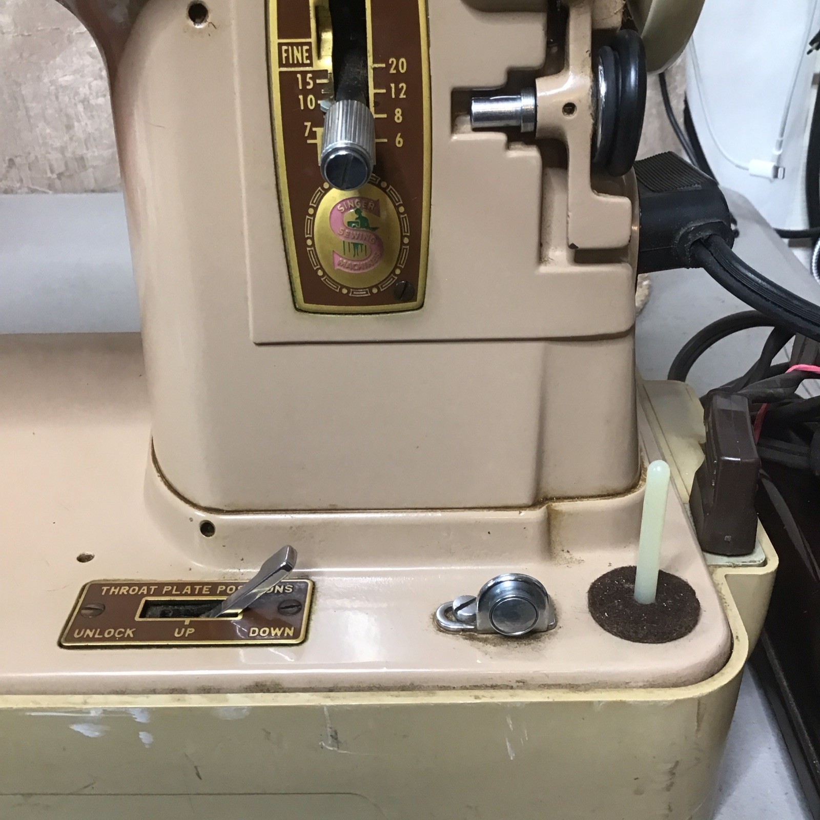 Vintage Singer 404A Sewing Machine With Case