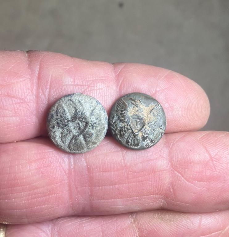 Early Artillery & Infantry marked cuff buttons-Found Fort Fillmore, New Mexico