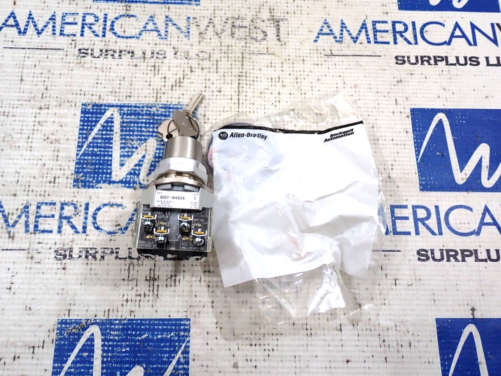 Allen Bradley 800T-H4804A 2 Postion Rt Spring Return Selector Switch