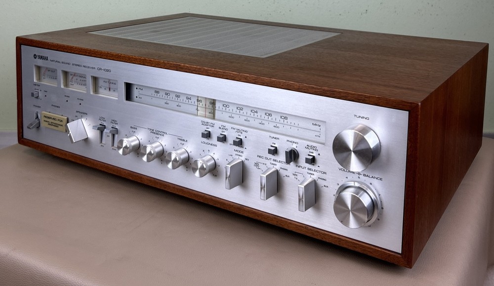 YAMAHA CR-1020 STEREO RECEIVER NICE