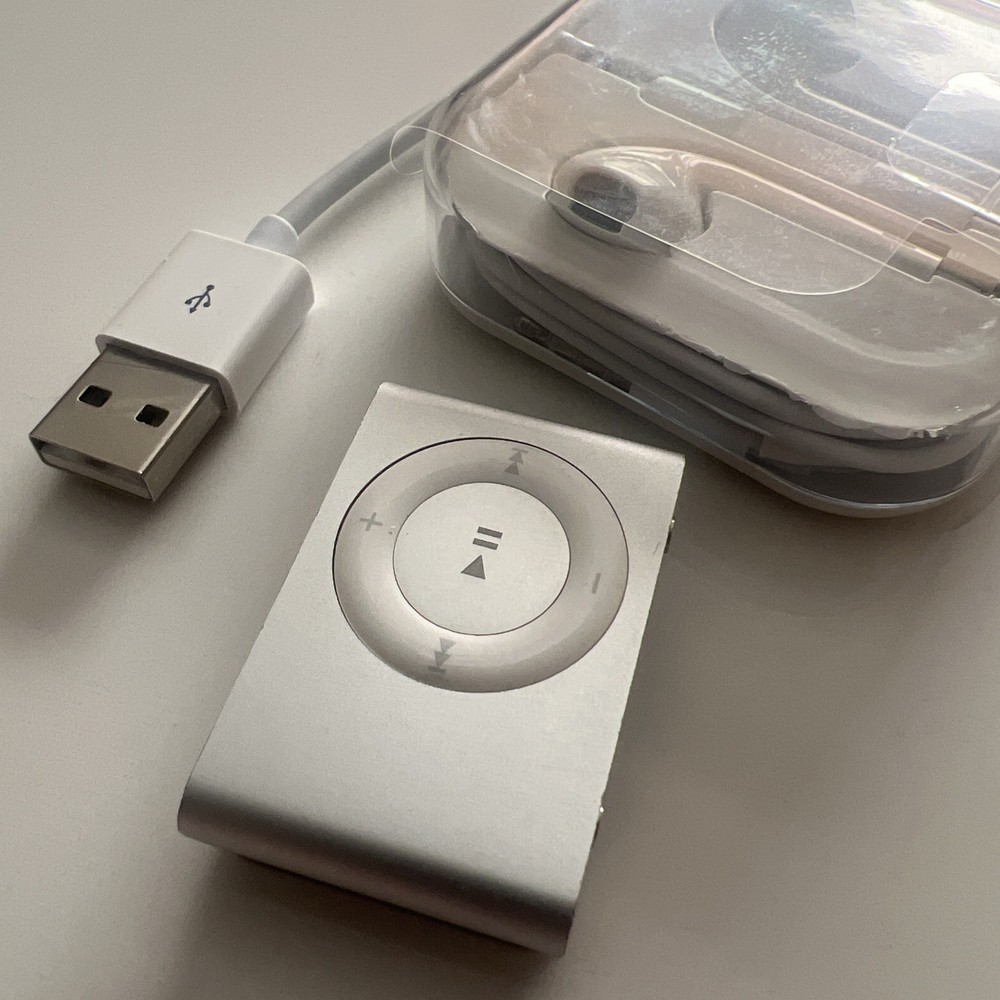 Apple iPod shuffle 2nd Generation Silver NEW BATTERY INSTALLED