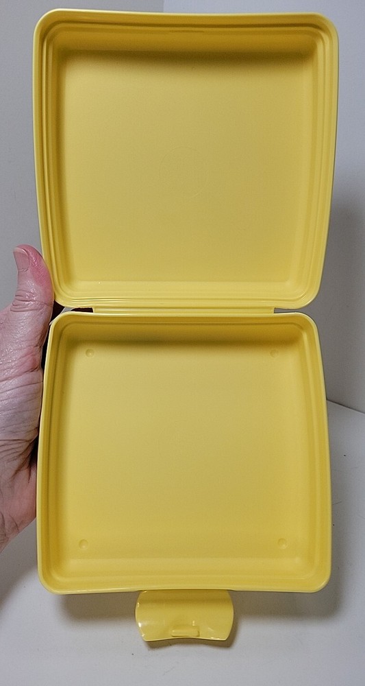 2007 Spongebob Squarepants Tupperware Sandwich Snack Container Box EUC