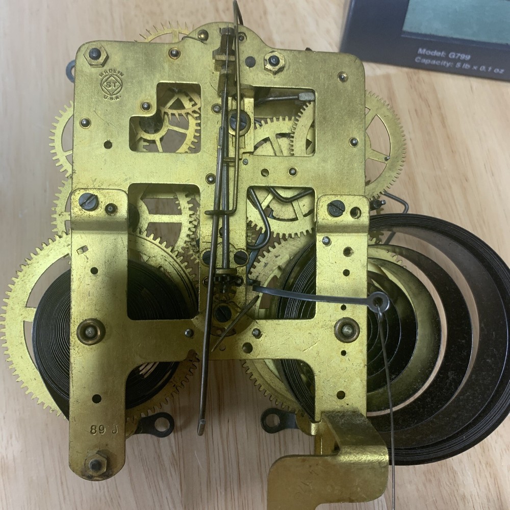 Internal Clock Works Mechanism For A Desk Clock