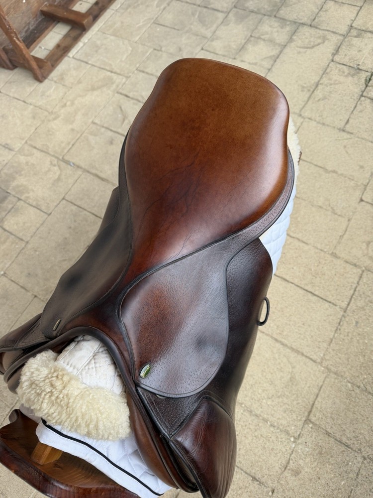 Beval Ltd 16" English Saddle