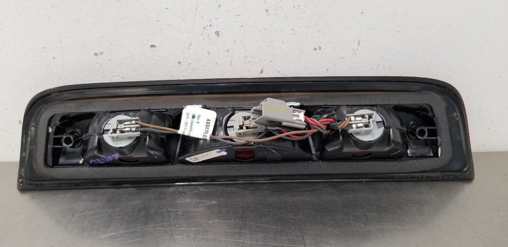 16 GMC SIERRA 1500 HIGH MOUNTED STOP LIGHT