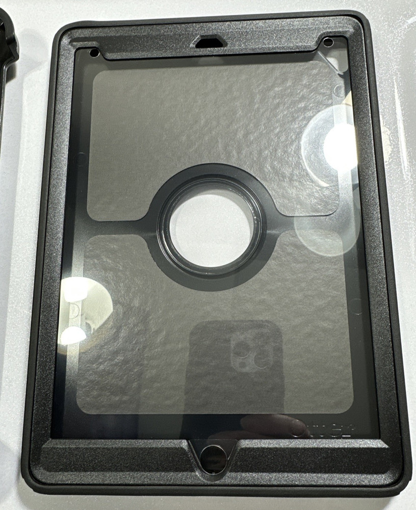 OtterBox Defender Rugged Case Apple iPad Pro 9.7” - Black