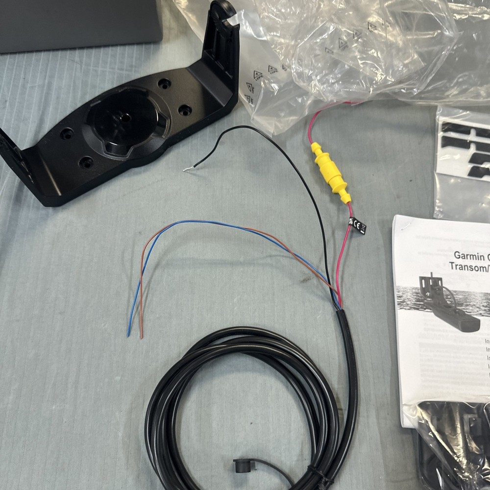 GARMIN ECHOMAP 5” UHD2 54CV + Transducer Chartplotter/Fishfinder Combo. SEE VID