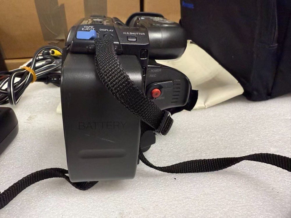 Panasonic PV-D506D Camcorder with bag