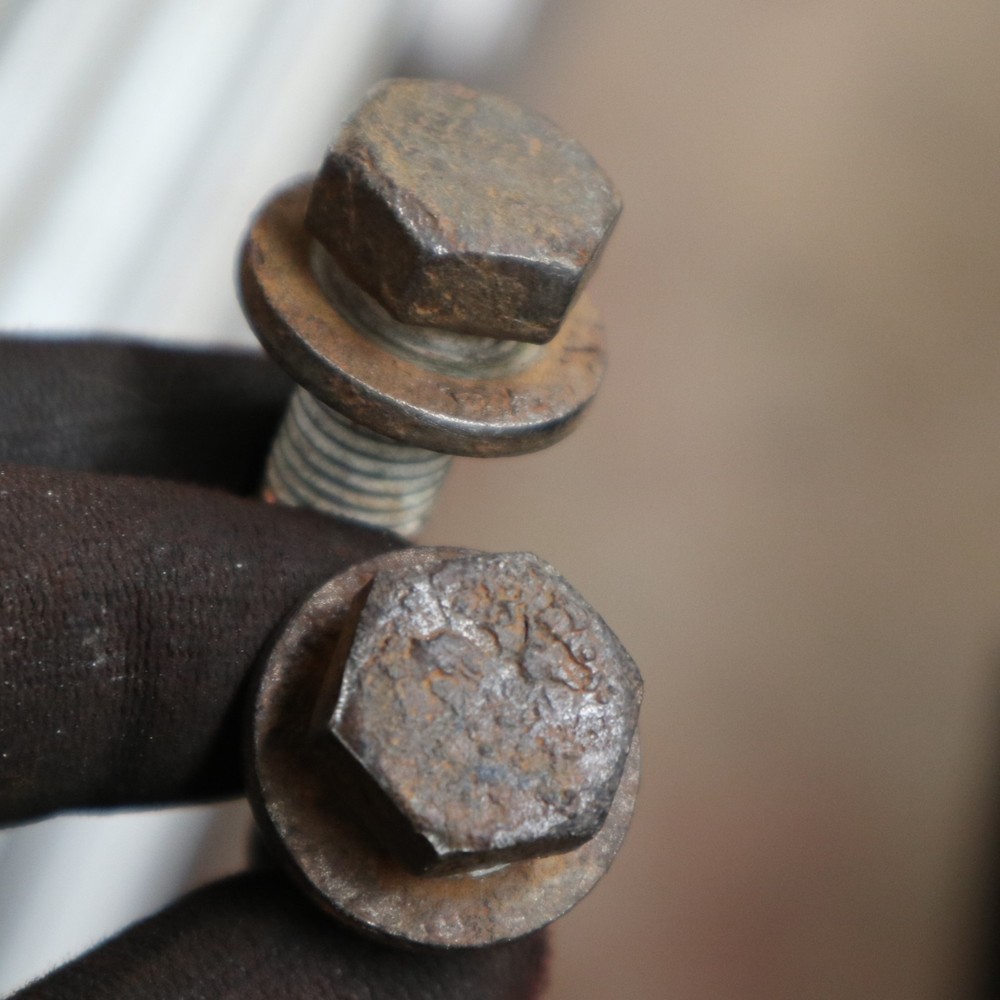 BMW E36 DIFF DIFFERENTIAL MOUNTING BOLTS X3 3 SERIES