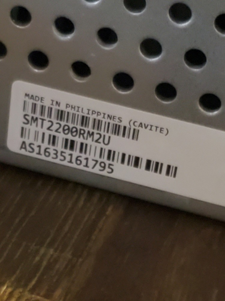 APC SMT2200RM2U Server Rack Back Up Battery Power Panel