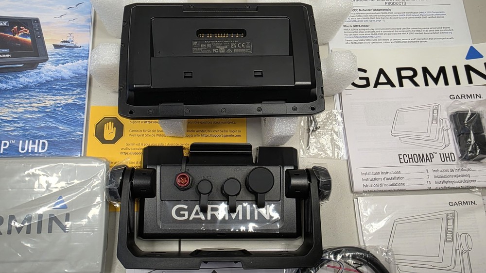 Garmin ECHOMAP UHD 72sv Chartplotter Fishfinder 7" Display – New Open Box.