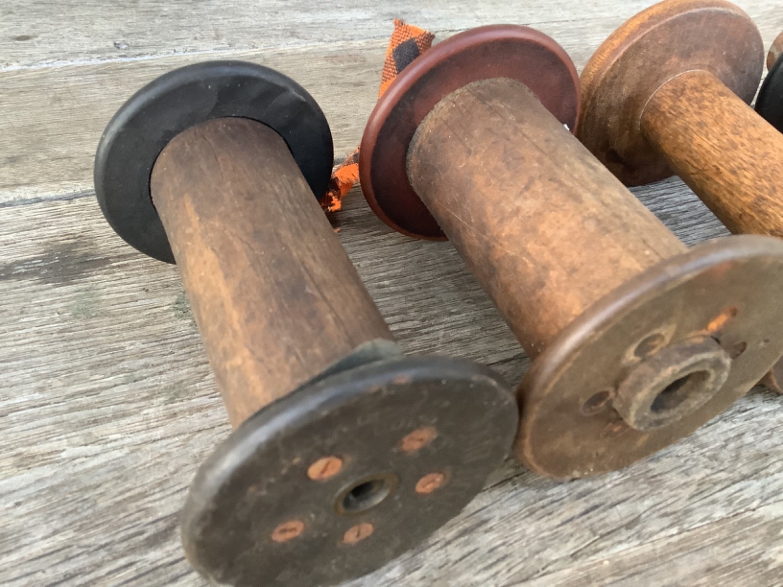 (5) Rustic Vintage Primitive Textile Mill Wooden Spools/ Bobbins 3-4" tall J5