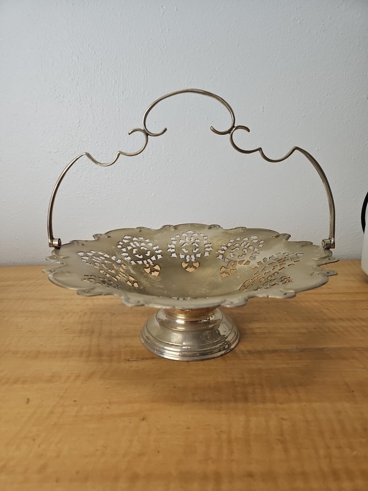 International Silver Co. Lovelace Pedestal Footed Dish w/Hinged Handle INDIA 11"