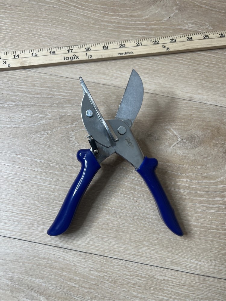 QEP 10711Q Multipurpose Miter Shears Angle Cutting Tool, Great Condition.