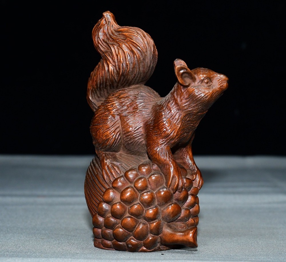 Exquisite Small Leaf Boxwood Pine Mouse Ornament
