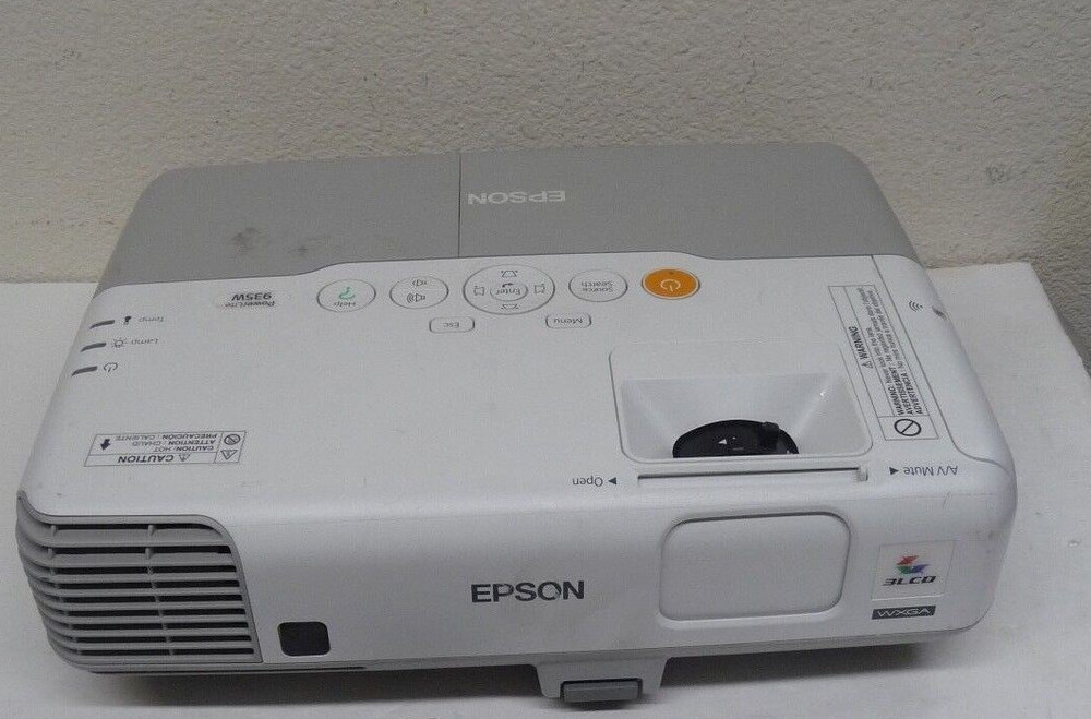 EPSON H565A Projector 935W * For Part As IS *