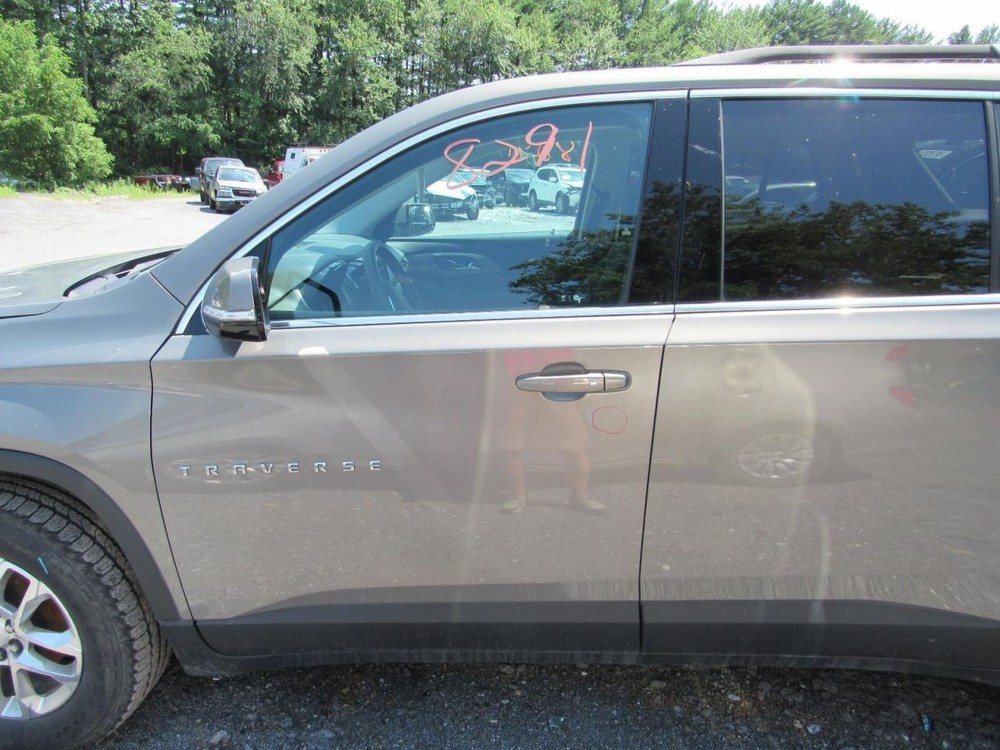 TRAVERSE 2018 Glove Box 1059611