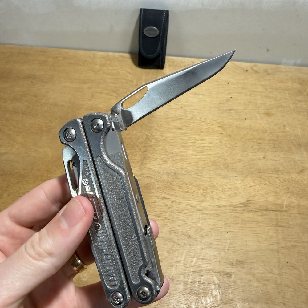 Leatherman Charge XTI Multitool Titanium 154cm Blade With Sheath