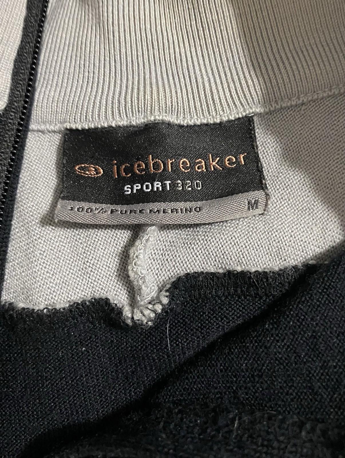 Icebreaker Sport 320 Mens Sz M Black/Gray 1/4 Zip 100% Merino Wool Base Layer