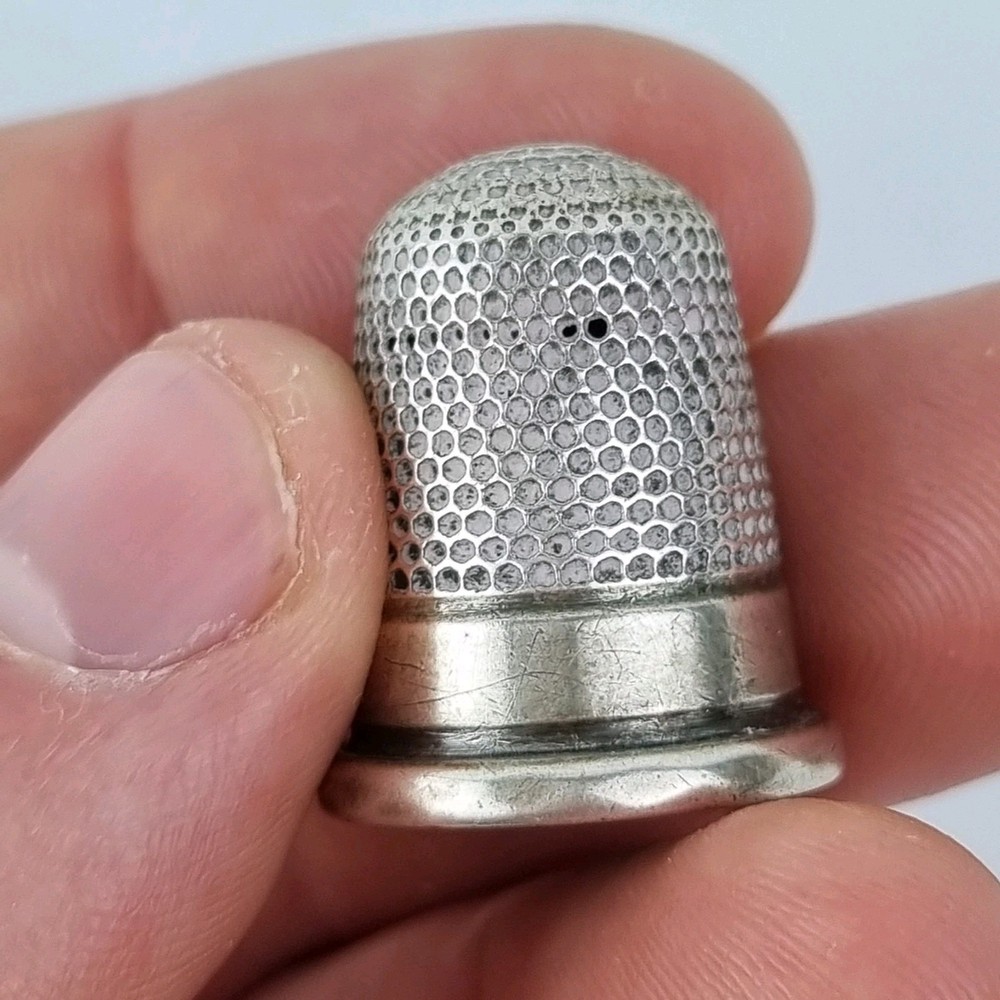 Antique Solid Silver Thimble Chester 1902