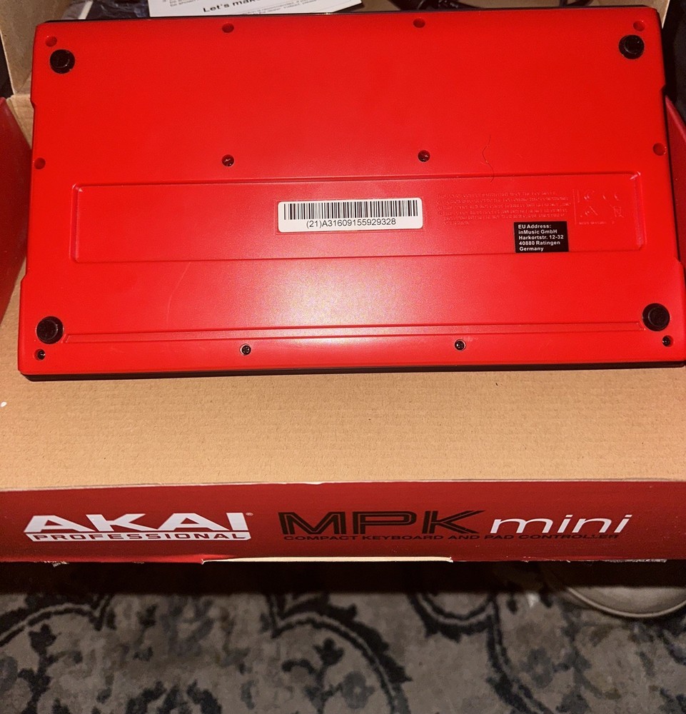 Akai Professional MPC Essentials Hybrid 3 Wobble MPK Mini Controller