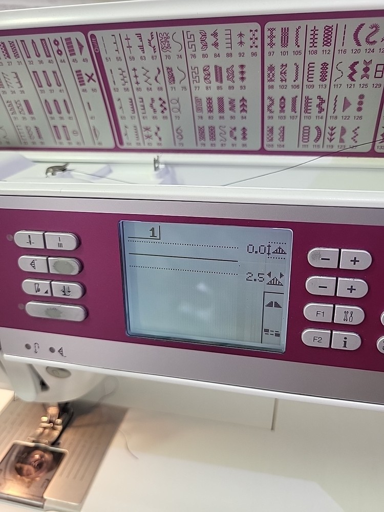 Pfaff Quilt Expression 4.0 Sewing Machine With IDT- Working , Clean+ Extras.