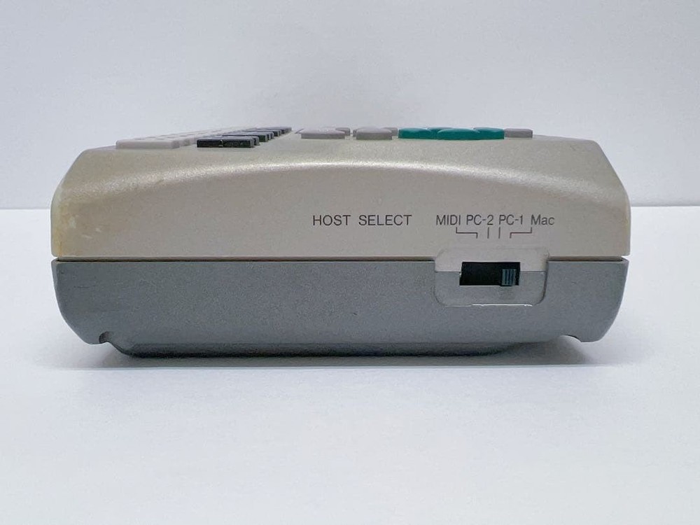 YAMAHA QY70 Sequencer (Junk Item)