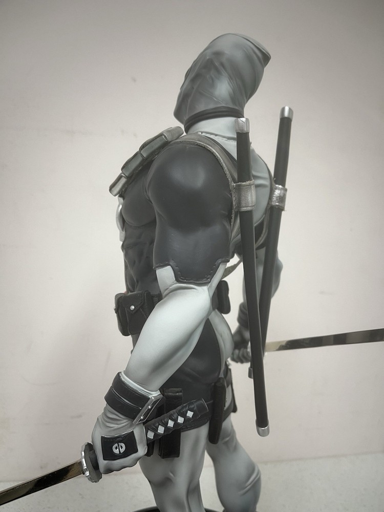 Sideshow DEADPOOL X-FORCE Edition Premium Format Figure Used Condition Pls Read