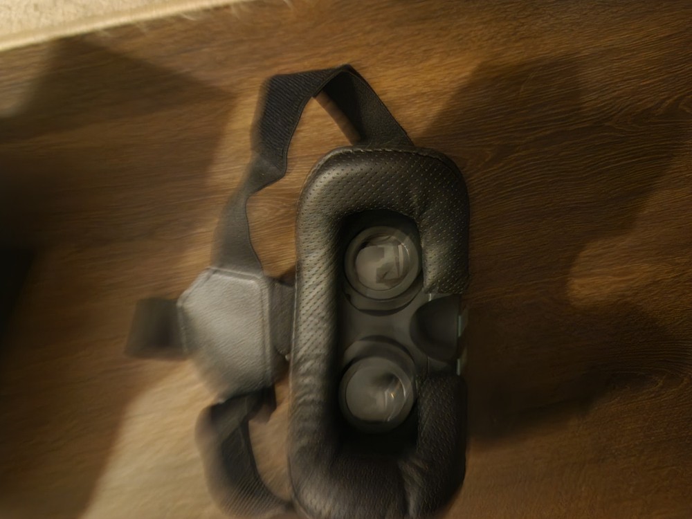 ReTrak Utopia 360 Degree 3D VR Headset Bundle Bluetooth Earbuds & Controller