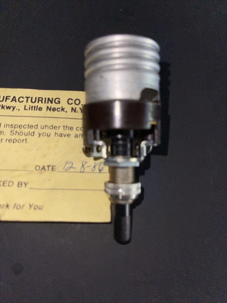leviton#4158-021 bottom turn interior lamp socket