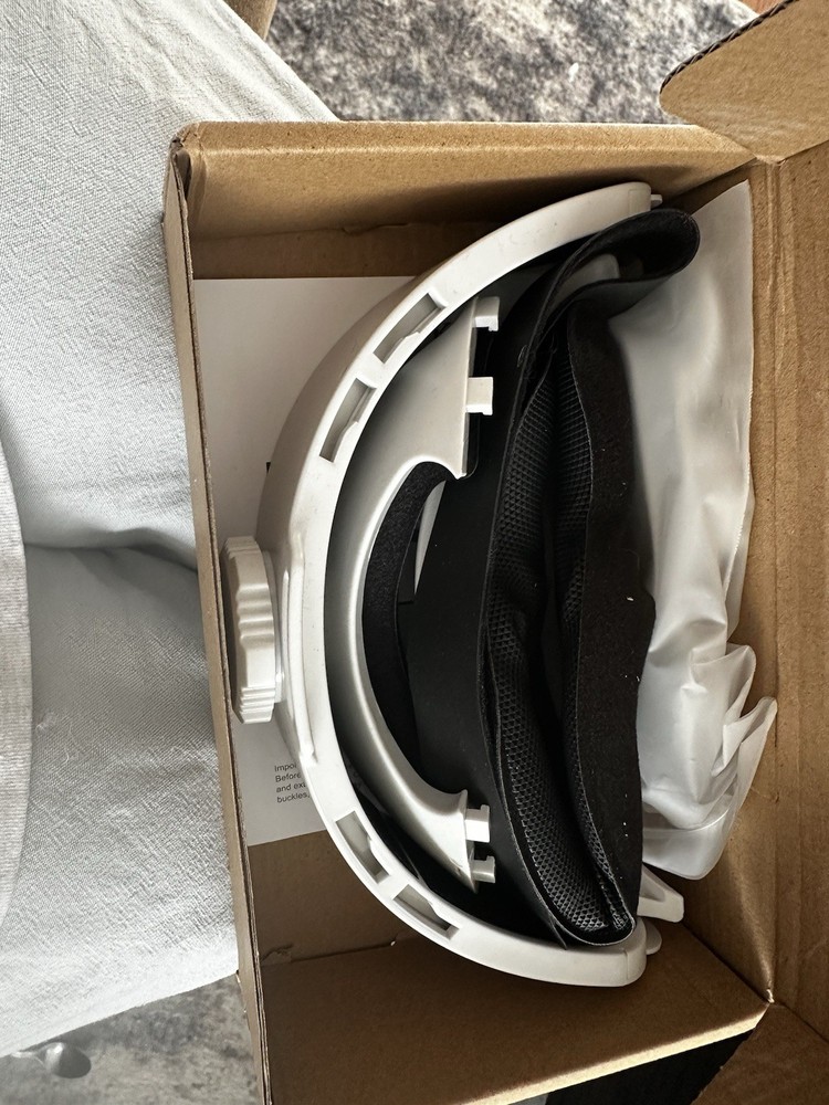 Comfort Strap for VR Headset, White and Black