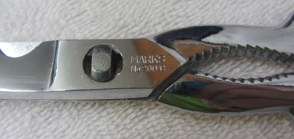 2 MARKS 200 C KITCHEN SHEARS Multi Purpose Scissors Nut Cracker w/ Case Italy