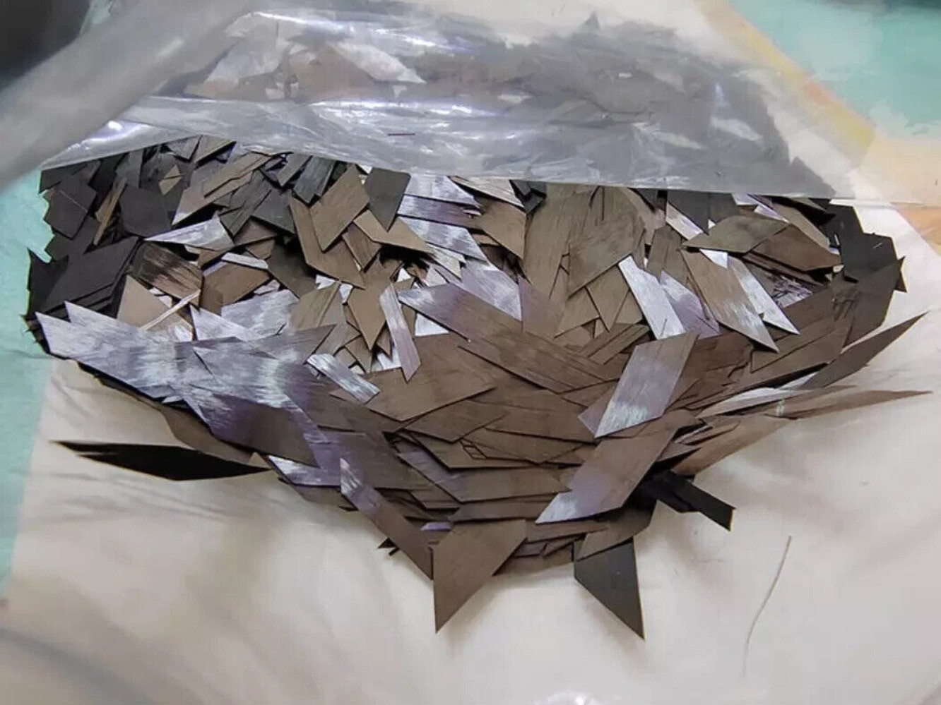 Diamond Big Shaped Flake Carbon Fiber Chopped Forged Cut Short Fibre Filament