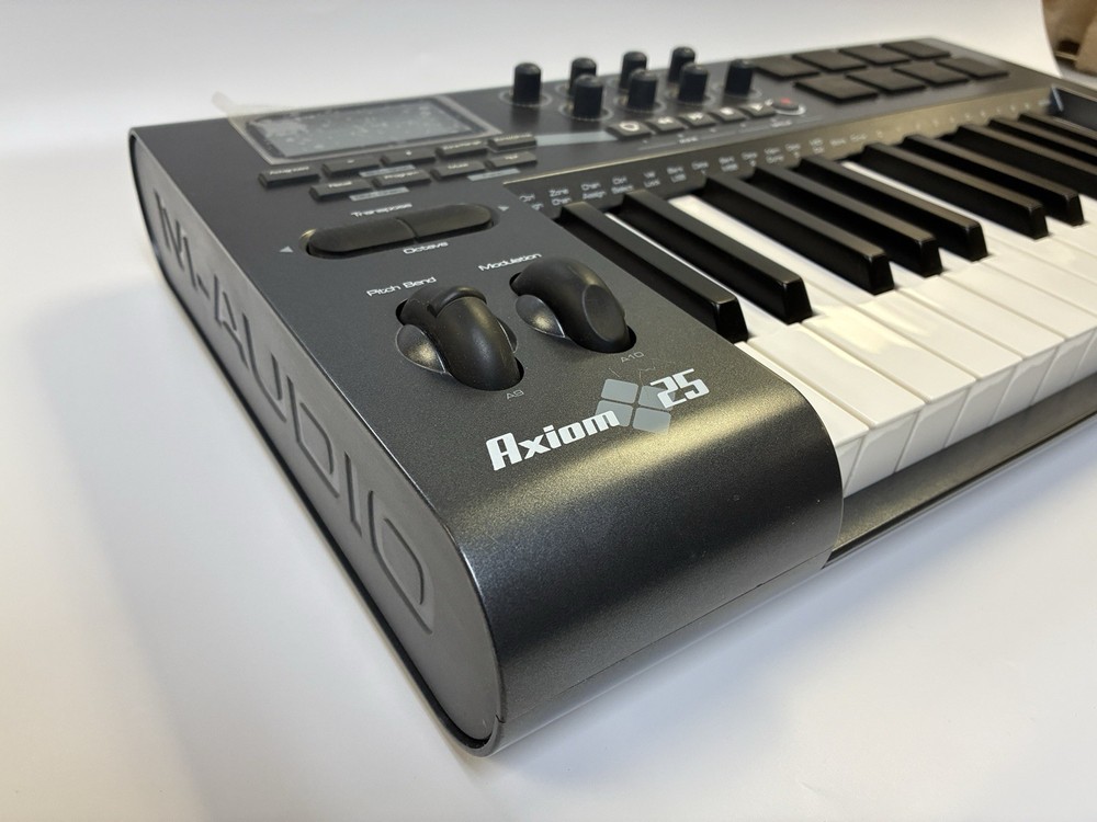 Axiom 25 key MIDI controller