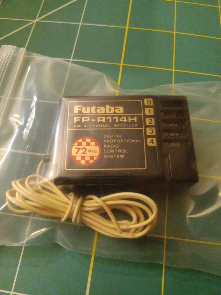 FUTABA FP-R114 AM 72MHZ 4CH RECIEVER. TESTED