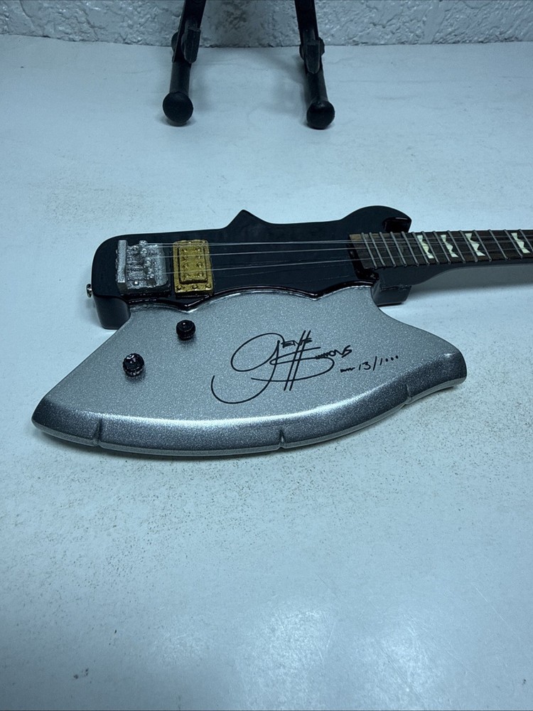 Miniature Bass Guitar For KISS GENE SIMMONS Ax USED